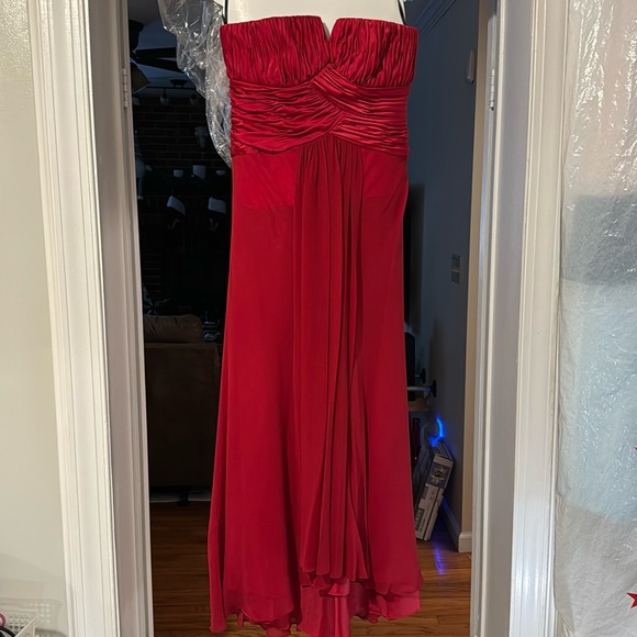 Calvin Klein Gown - Picture 1 of 3